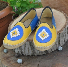 Load image into Gallery viewer, Front Yellow Back Blue - Flat Shoes