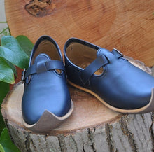 Load image into Gallery viewer, Male Sandal - Buckled Sandal