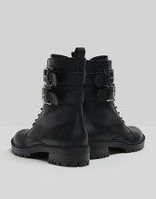 Load image into Gallery viewer, Çift tokalı düz bilekte bot
