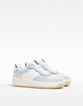 Load image into Gallery viewer, Kontrast mikro delikli spor ayakkabı.
