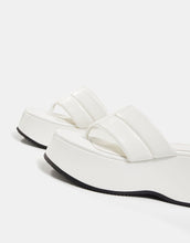 Load image into Gallery viewer, Kapitone platform sandalet
