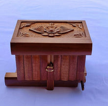 Load image into Gallery viewer, Magic Box - No 2
