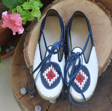 Load image into Gallery viewer, Front White Back Navy Blue Leather Yemeni
